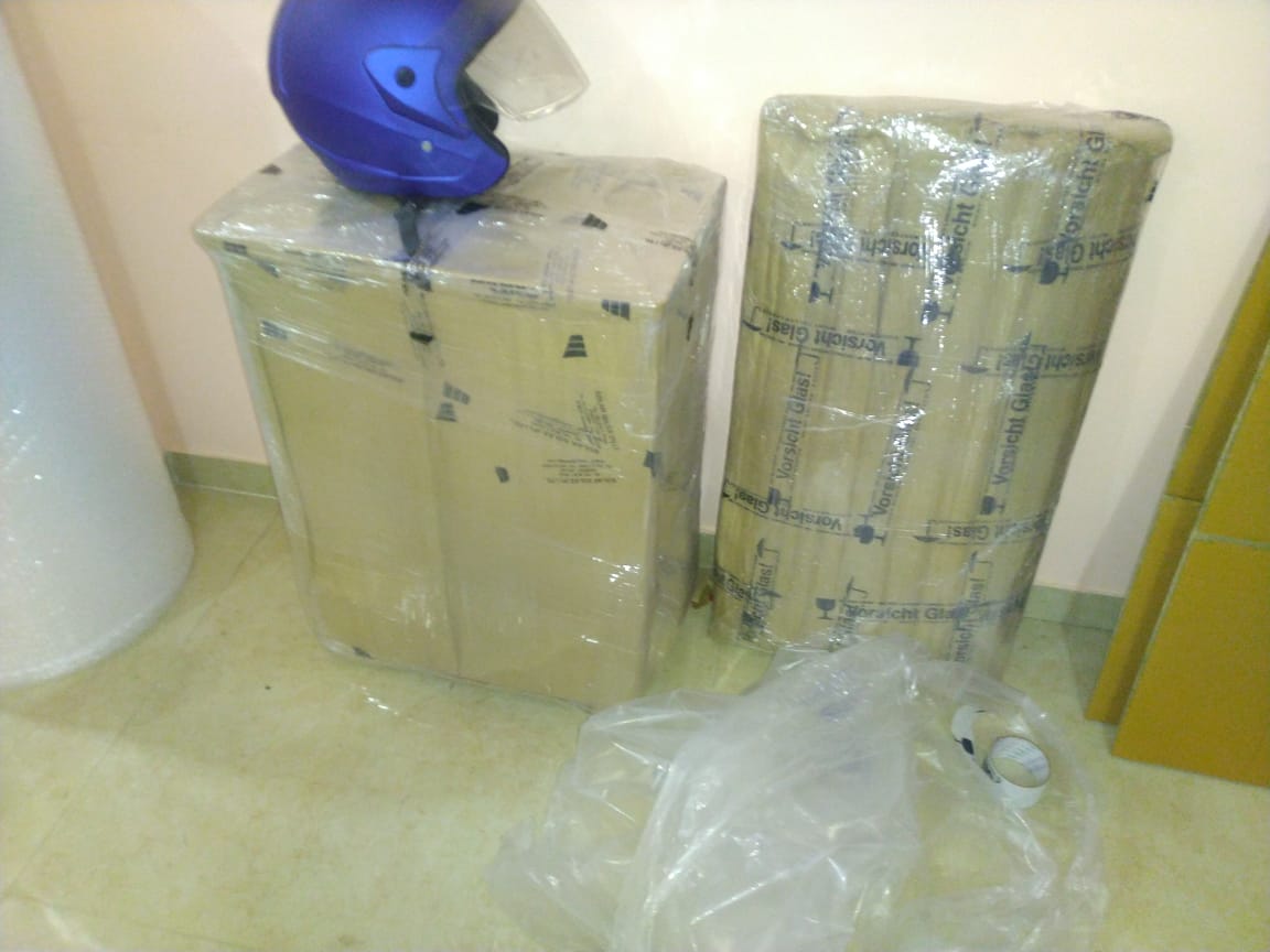 goods packing goods packing