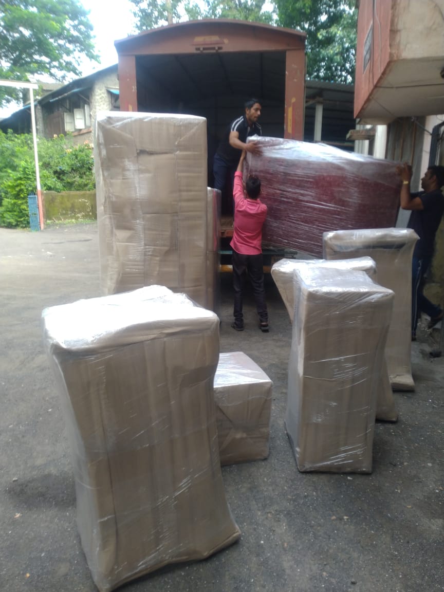 loading house goods loading house goods